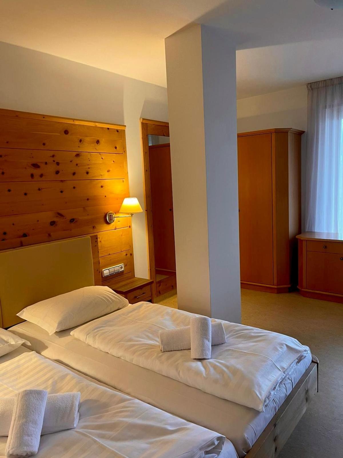 Hotel Goldenhof Ora / Auer Esterno foto
