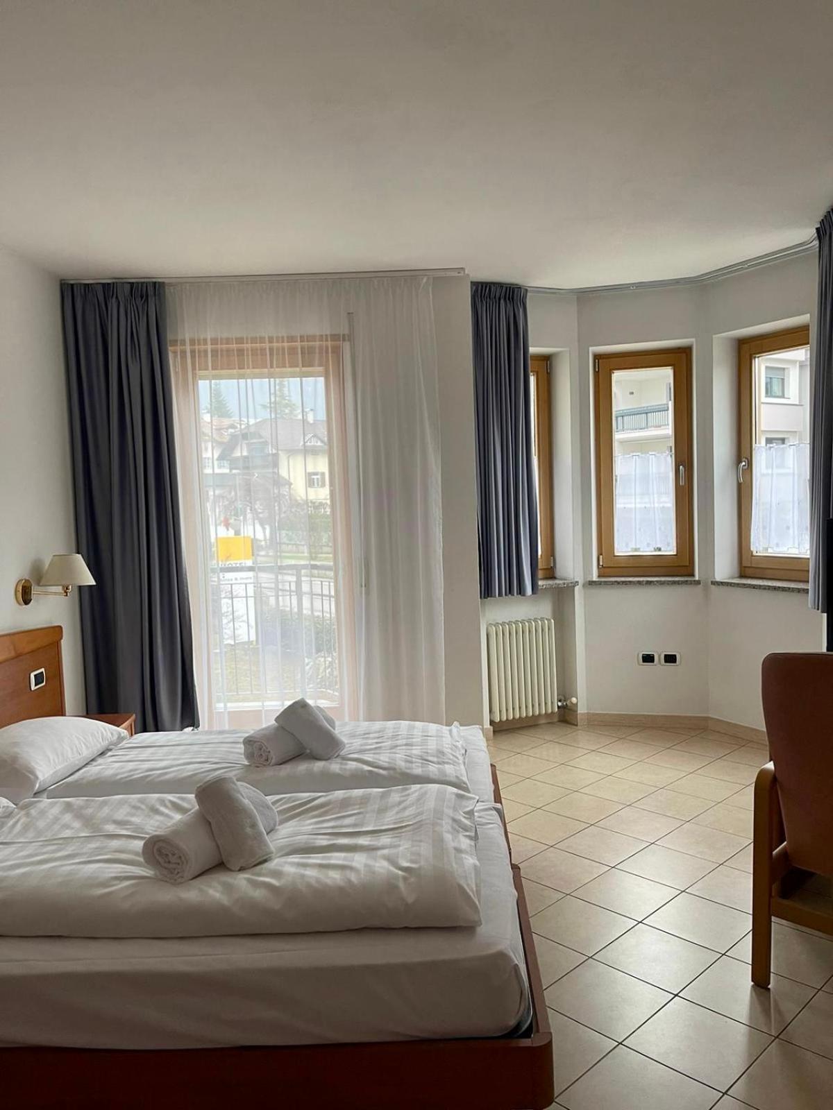 Hotel Goldenhof Ora / Auer Esterno foto