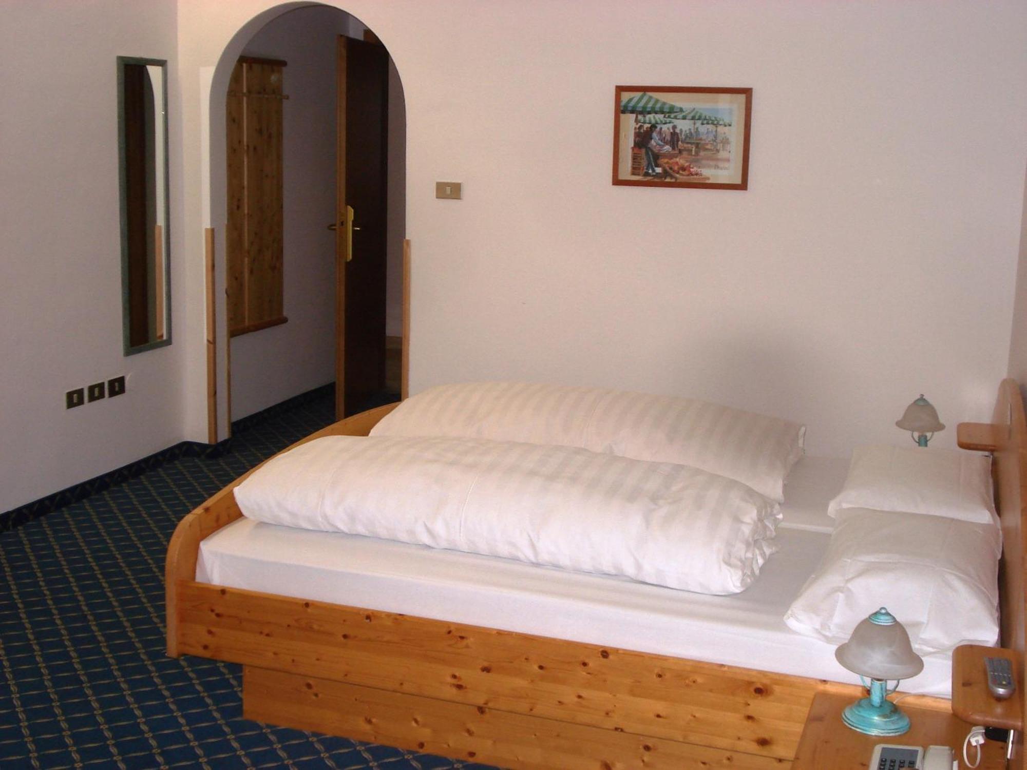 Hotel Goldenhof Ora / Auer Esterno foto